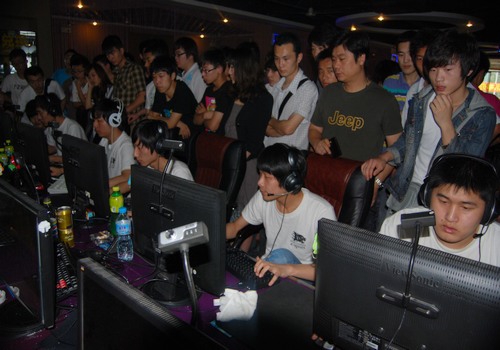 Crisp：Doinb善于跟队友配合沟通 而Xiaohu倾向于自己玩