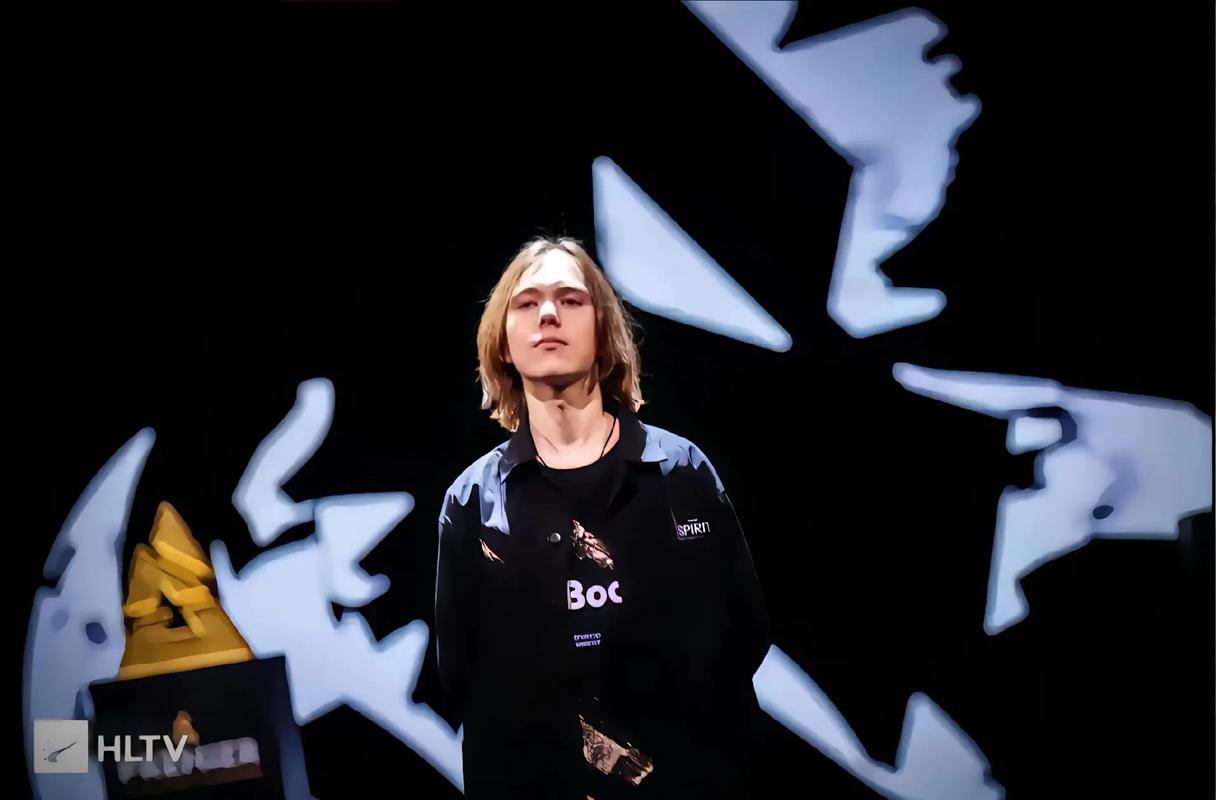 HLTV奖项：年度最佳得分选手 - b1t